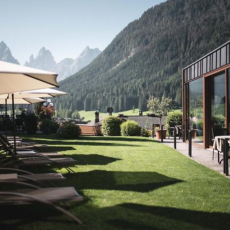 Alpenwellnesshotel St. Veit Sexten Exteriör bild