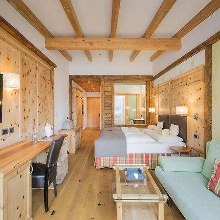 Alpenwellnesshotel St. Veit Sexten Exteriör bild