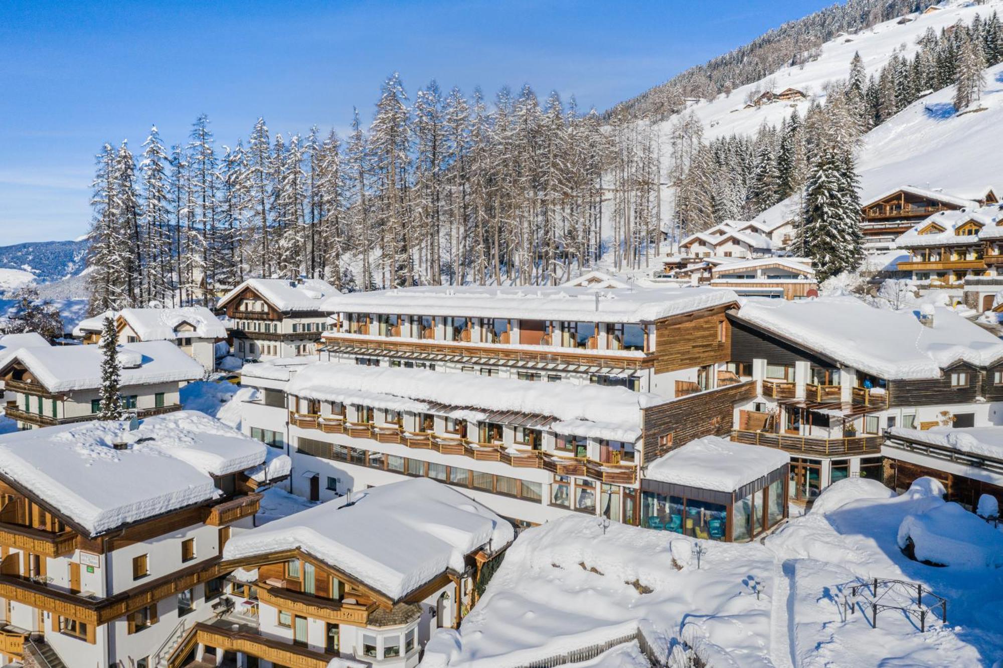 Alpenwellnesshotel St. Veit Sexten Exteriör bild