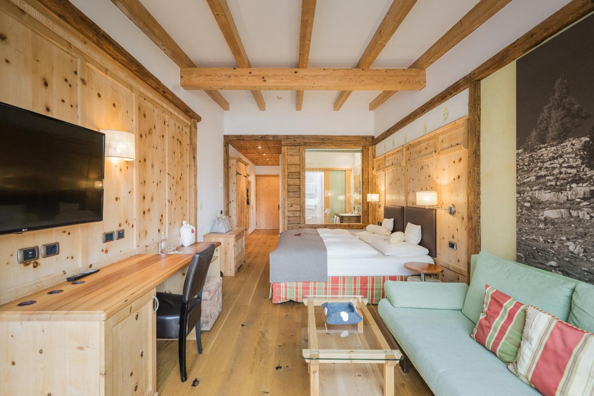 Alpenwellnesshotel St. Veit Sexten Exteriör bild