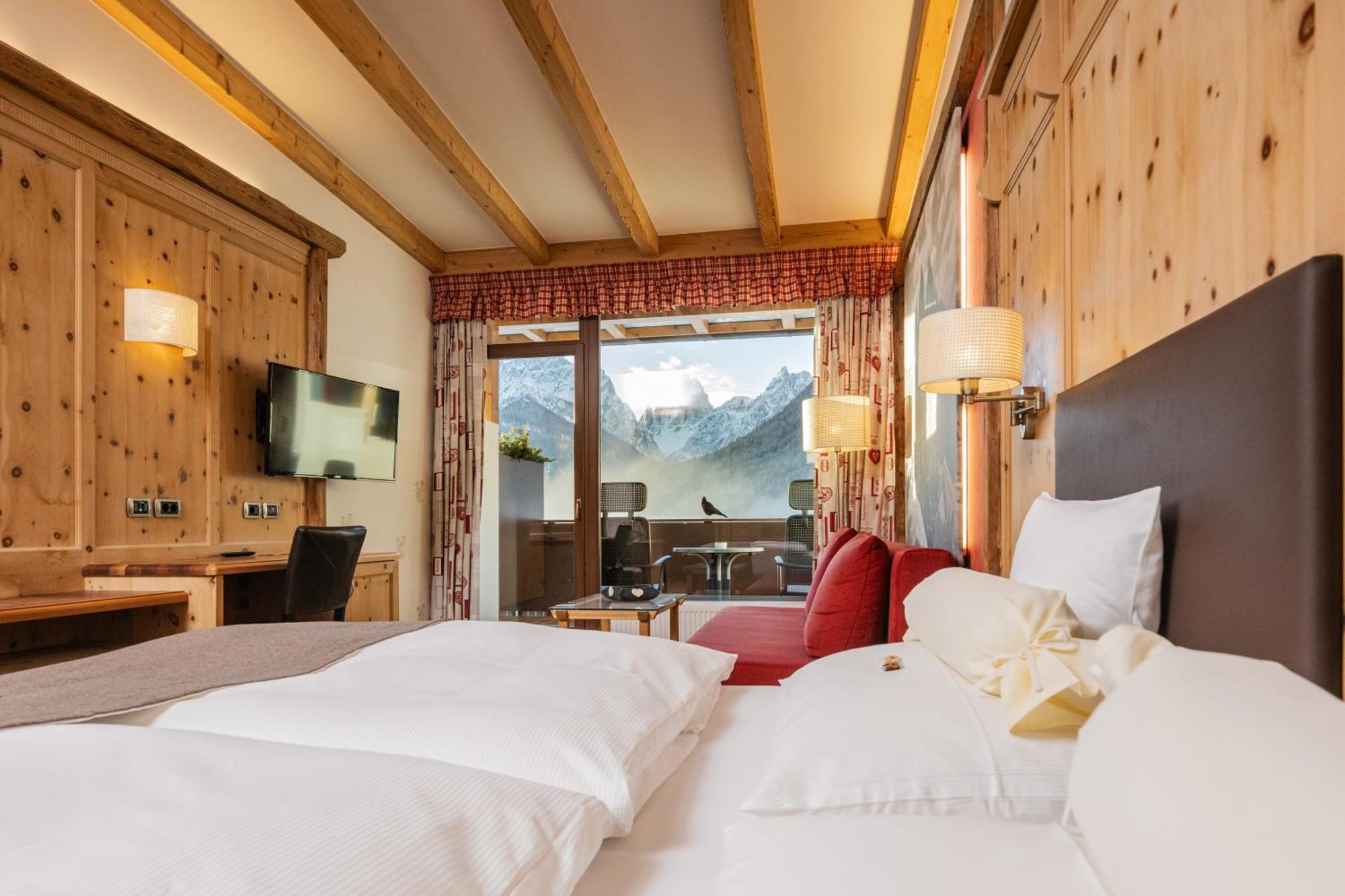 Alpenwellnesshotel St. Veit Sexten Exteriör bild
