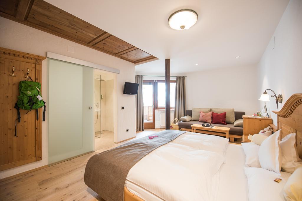 Alpenwellnesshotel St. Veit Sexten Exteriör bild