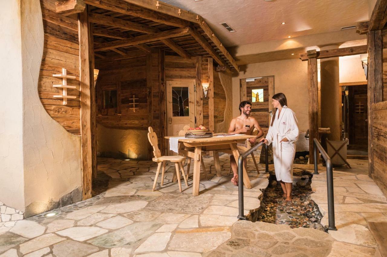 Alpenwellnesshotel St. Veit Sexten Exteriör bild