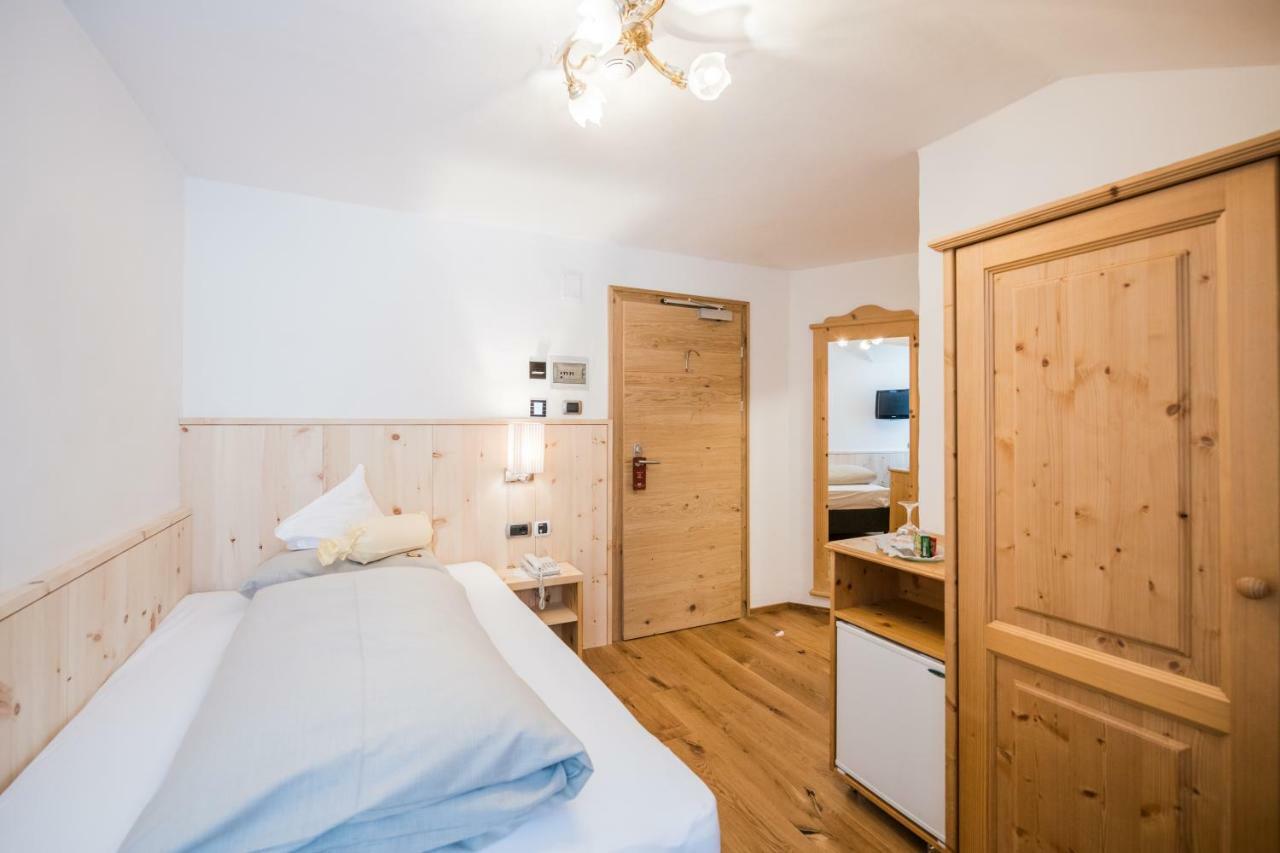Alpenwellnesshotel St. Veit Sexten Exteriör bild