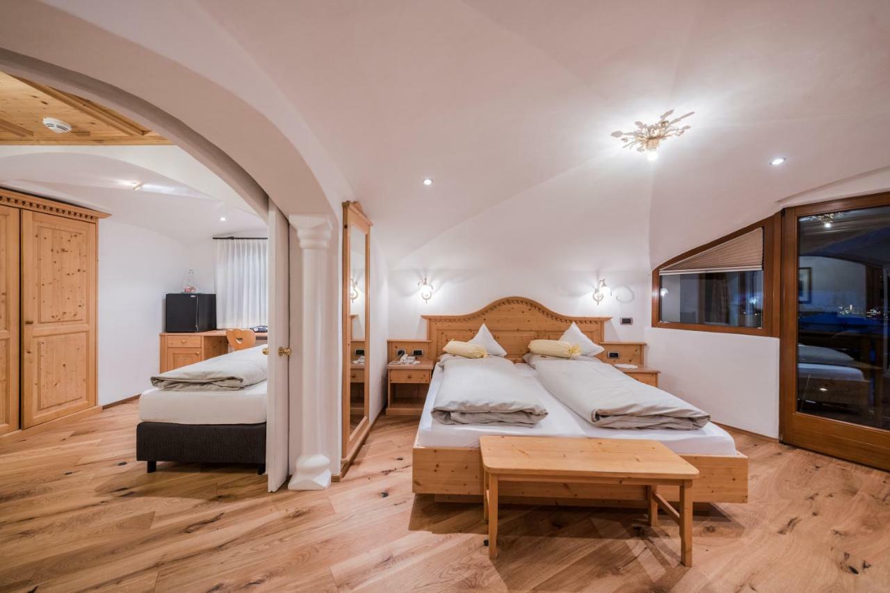 Alpenwellnesshotel St. Veit Sexten Exteriör bild