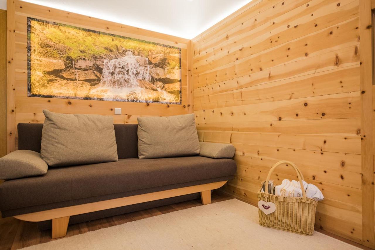 Alpenwellnesshotel St. Veit Sexten Exteriör bild